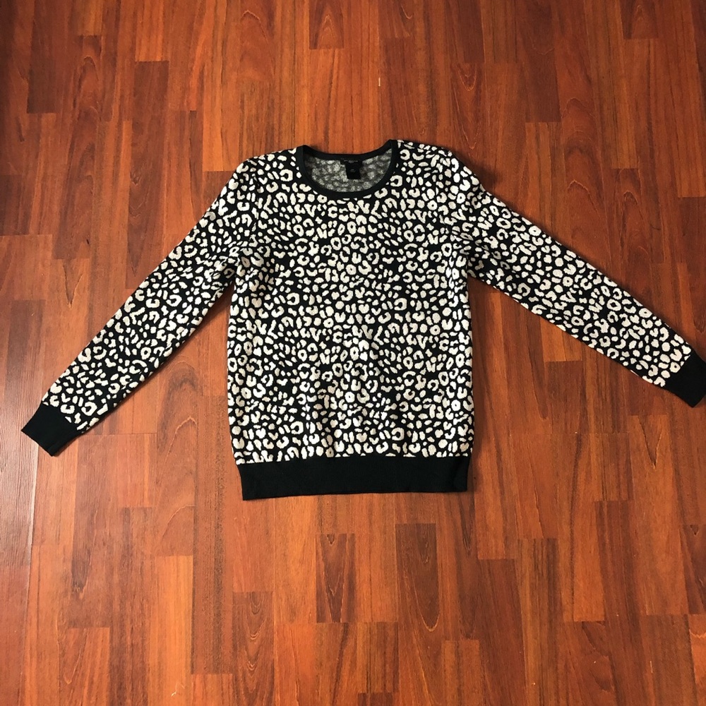 Women BlackWhite Leopard Ann Taylor Petite Sweater